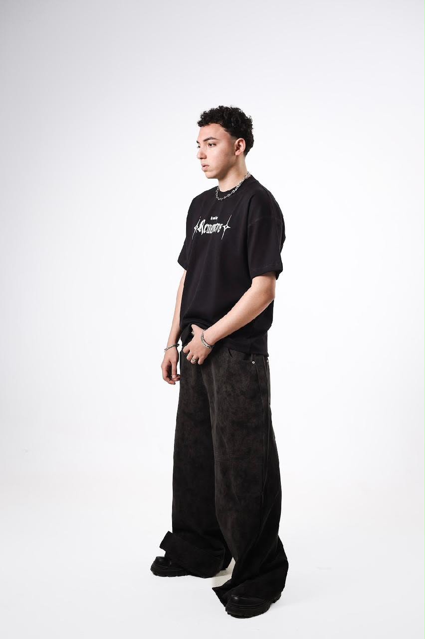"OnePiece" Remembers Gothic Star Tee - Black