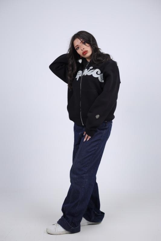 "OnePiece" Split Logo Zip-Up Hoodie - Black