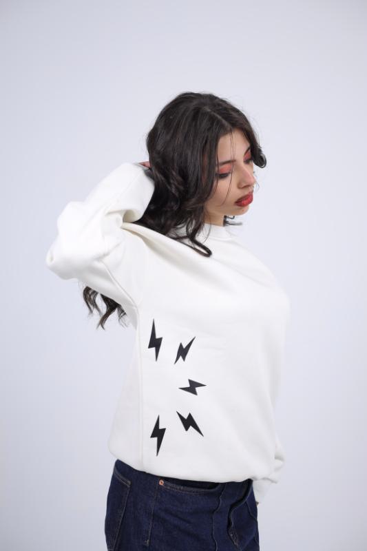 "From Dust, Love Bloom" Graphic Sweatshirt - White