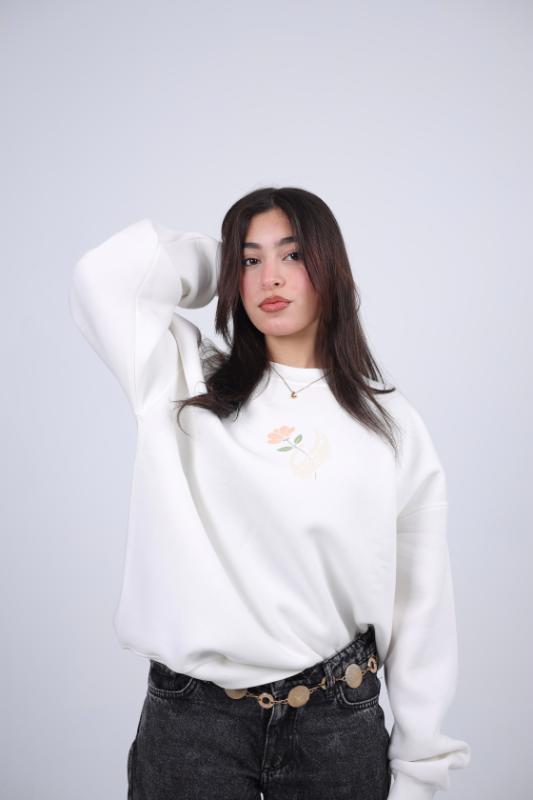 "From Dust, Love Bloom" Graphic Sweatshirt - White