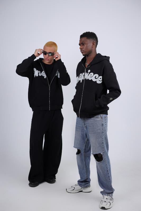 "OnePiece" Split Logo Zip-Up Hoodie - Black