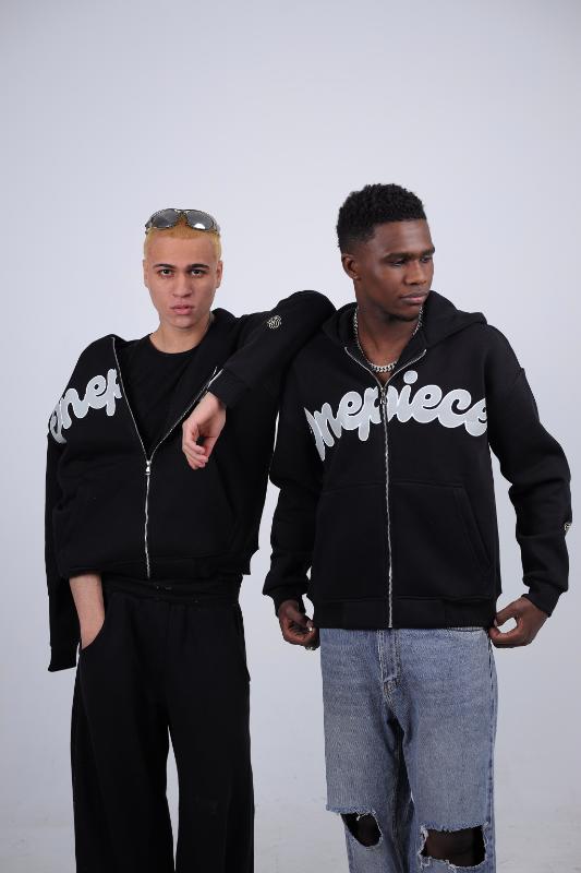 "OnePiece" Split Logo Zip-Up Hoodie - Black