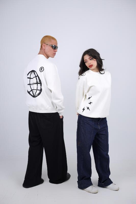 "From Dust, Love Bloom" Graphic Sweatshirt - White